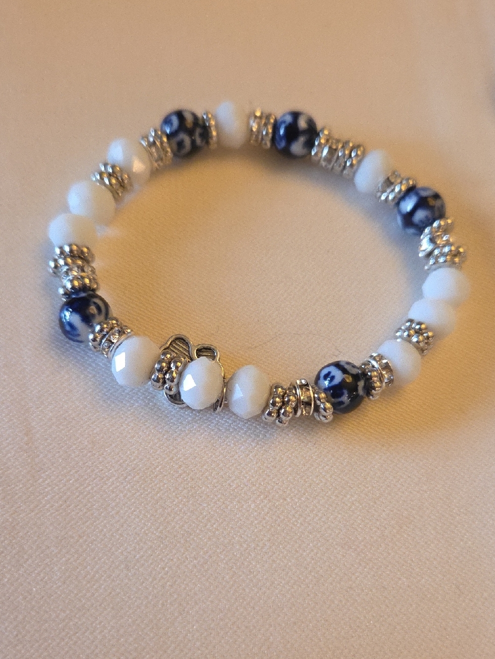 Elegant White and Navy Beaded Stretch Bracelet